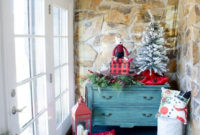Welcoming Christmas Entryway Decoration For Your Home 57