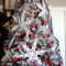 Awesome Red And White Christmas Tree Decoration Ideas 02