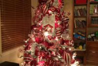 Awesome Red And White Christmas Tree Decoration Ideas 08