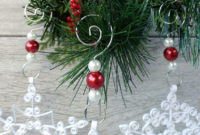 Awesome Red And White Christmas Tree Decoration Ideas 31