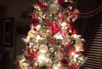 Awesome Red And White Christmas Tree Decoration Ideas 35