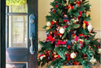 Charming Traditional Christmas Tree Decor Ideas 07