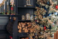 Charming Traditional Christmas Tree Decor Ideas 12