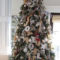 Charming Traditional Christmas Tree Decor Ideas 24