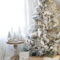 Charming Traditional Christmas Tree Decor Ideas 25
