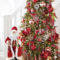 Charming Traditional Christmas Tree Decor Ideas 28