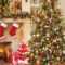 Charming Traditional Christmas Tree Decor Ideas 35