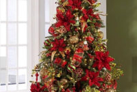 Charming Traditional Christmas Tree Decor Ideas 44