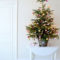 Charming Traditional Christmas Tree Decor Ideas 48