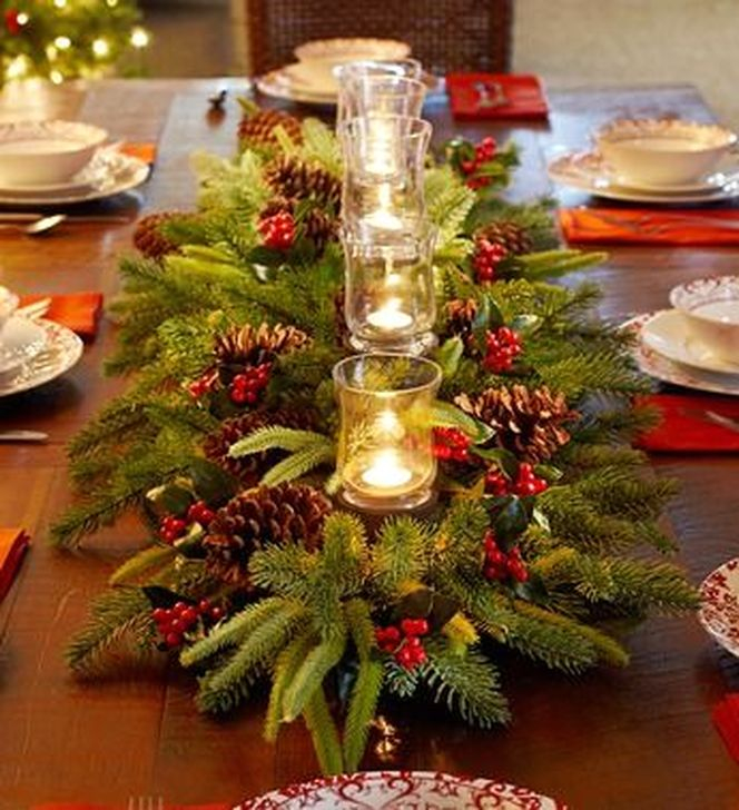 55 Elegant Christmas Table Centerpieces Decoration Ideas - HOMYSTYLE