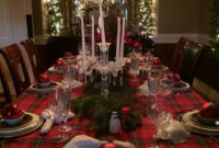 Eye Catching Kitchen Table Christmas Decoration Ideas 26