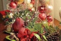 Eye Catching Kitchen Table Christmas Decoration Ideas 51