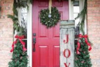 Favorite Christmas Porch Decoration Ideas 11