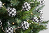 Gorgeous Farmhouse Christmas Tree Decoration Ideas 28