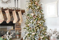 Gorgeous Farmhouse Christmas Tree Decoration Ideas 44