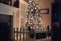 Gorgeous Farmhouse Christmas Tree Decoration Ideas 45