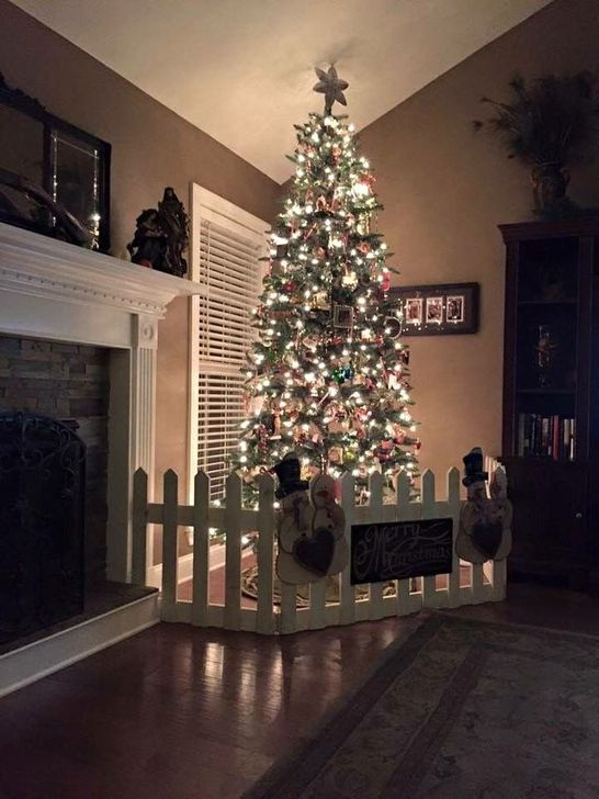 Gorgeous Farmhouse Christmas Tree Decoration Ideas 45