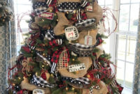 Gorgeous Farmhouse Christmas Tree Decoration Ideas 46