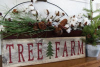 Gorgeous Farmhouse Christmas Tree Decoration Ideas 58