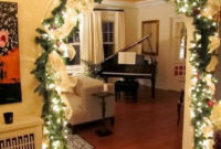 Inspiring Christmas Decoration Ideas For Your Living Room 12