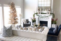 Inspiring Christmas Decoration Ideas For Your Living Room 26