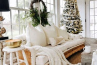Inspiring Christmas Decoration Ideas For Your Living Room 44