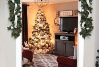 Marvelous Christmas Entryway Decoration Ideas 17