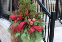 Marvelous Christmas Entryway Decoration Ideas 30