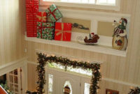Marvelous Christmas Entryway Decoration Ideas 33