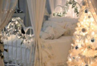 Pretty Christmas Decoration Ideas For Your Bedroom 18