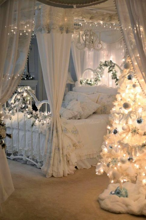 51 Pretty Christmas Decoration Ideas For Your Bedroom