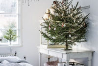 Pretty Christmas Decoration Ideas For Your Bedroom 21