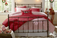 Pretty Christmas Decoration Ideas For Your Bedroom 23