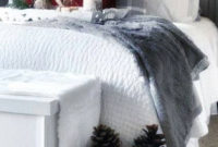 Pretty Christmas Decoration Ideas For Your Bedroom 24