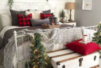 Pretty Christmas Decoration Ideas For Your Bedroom 32