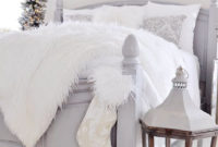 Pretty Christmas Decoration Ideas For Your Bedroom 33