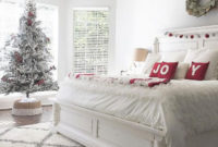 Pretty Christmas Decoration Ideas For Your Bedroom 39