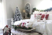 Pretty Christmas Decoration Ideas For Your Bedroom 49