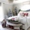 Pretty Christmas Decoration Ideas For Your Bedroom 49