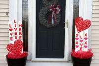 Best Ideas To Decorate Your Porch For Valentines Day 07