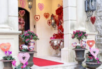 Best Ideas To Decorate Your Porch For Valentines Day 18