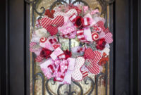 Best Ideas To Decorate Your Porch For Valentines Day 23