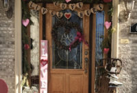 Best Ideas To Decorate Your Porch For Valentines Day 33