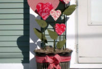 Best Ideas To Decorate Your Porch For Valentines Day 43
