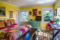 Delightful Yellow Bedroom Decoration And Design Ideas 18