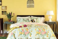 Delightful Yellow Bedroom Decoration And Design Ideas 24