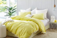 Delightful Yellow Bedroom Decoration And Design Ideas 25