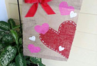 Elegant Front Porch Valentines Day Decor Ideas 15