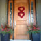 Elegant Front Porch Valentines Day Decor Ideas 36