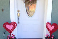Elegant Front Porch Valentines Day Decor Ideas 58
